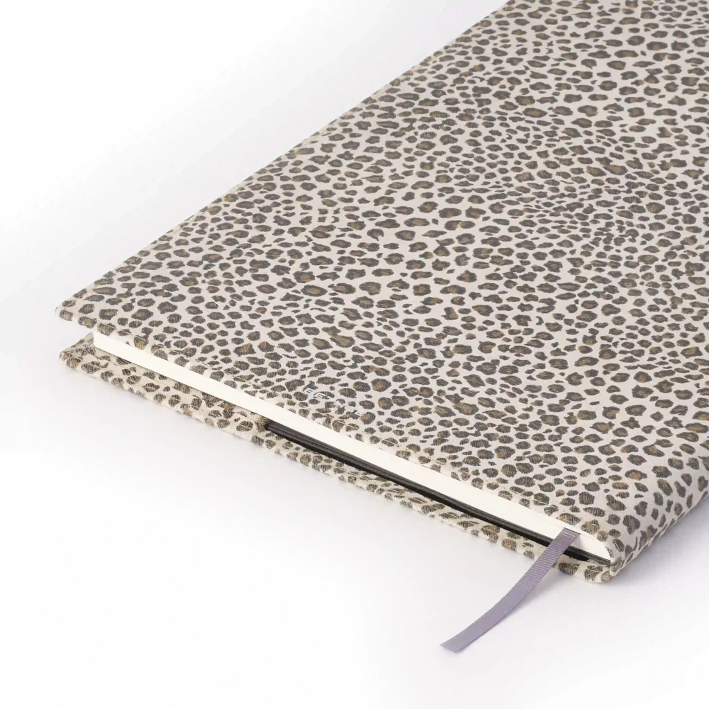 Leder Buchhülle A4 Leo