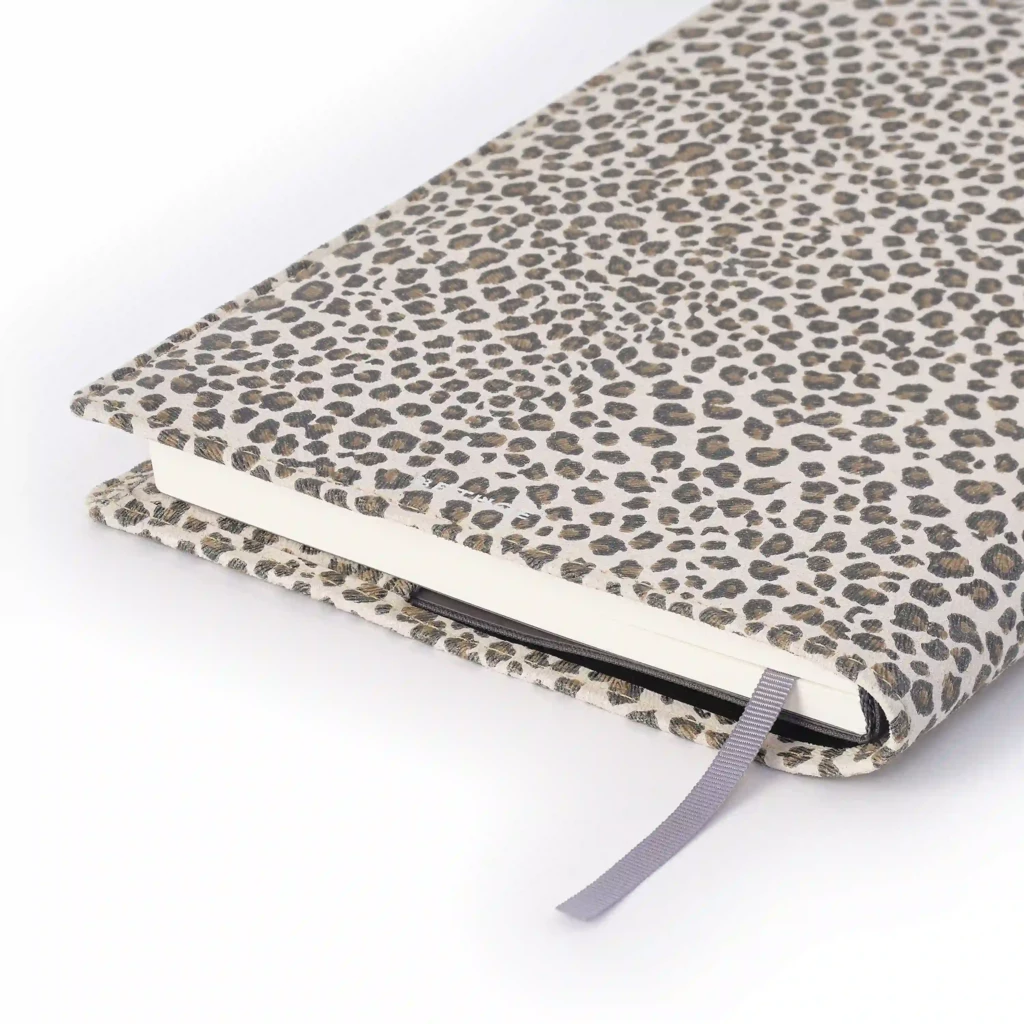 Leder Buchhülle A4 Leo