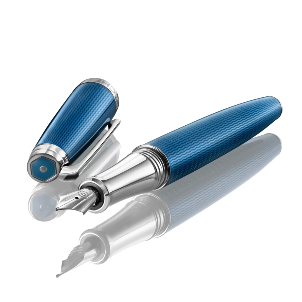 Caran d'Ache Füllfederhalter Léman Grand Bleu M