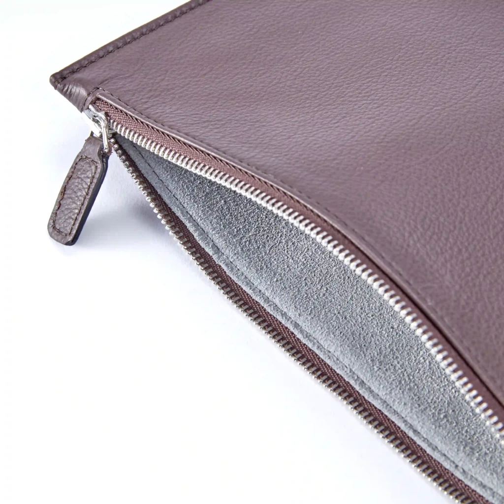Pouch mit Reißverschluss Leder Braun