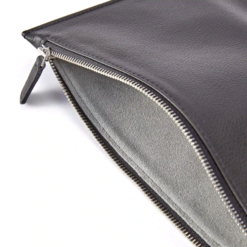 Pouch mit Reißverschluss Leder Schwarz