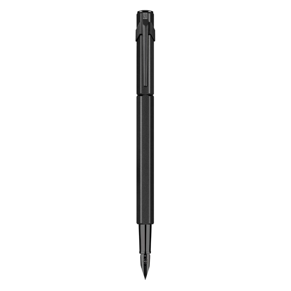Caran d'Ache Füllfederhalter 849 Black Code M-Feder