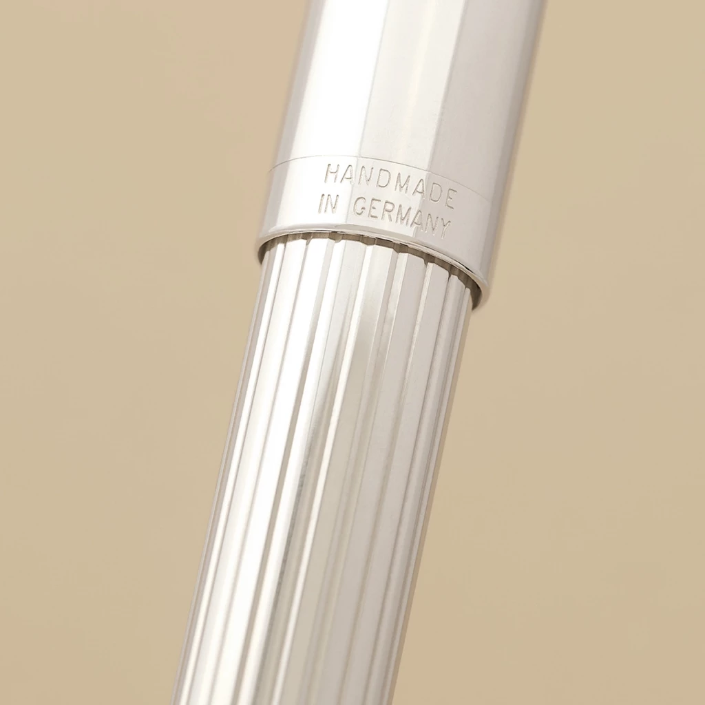 Graf von Faber-Castell Füllfederhalter Classic Silber B
