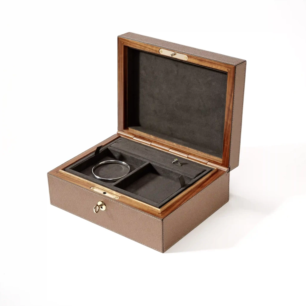 Schmuckbox Walnussholz Leder Bronze