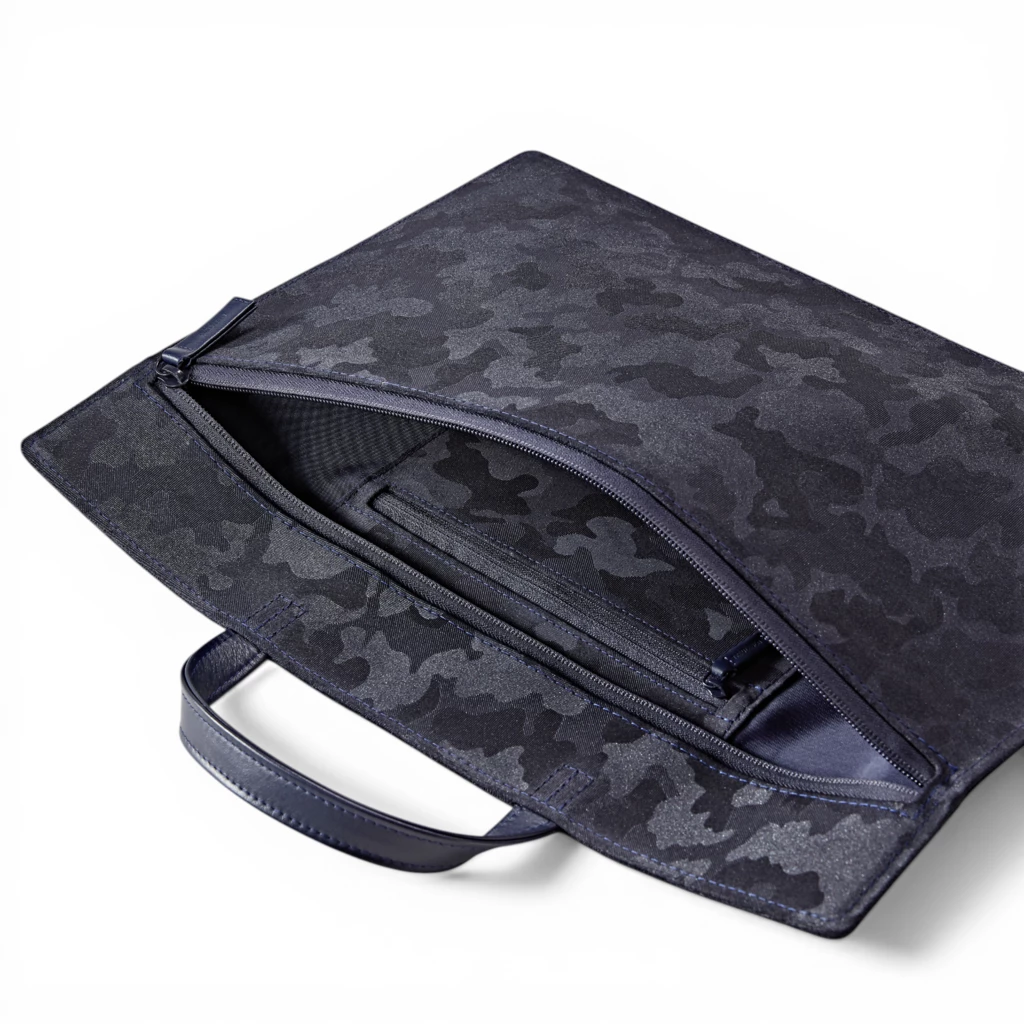 Treuleben Schultertasche schmal Leder Blau/Camouflage