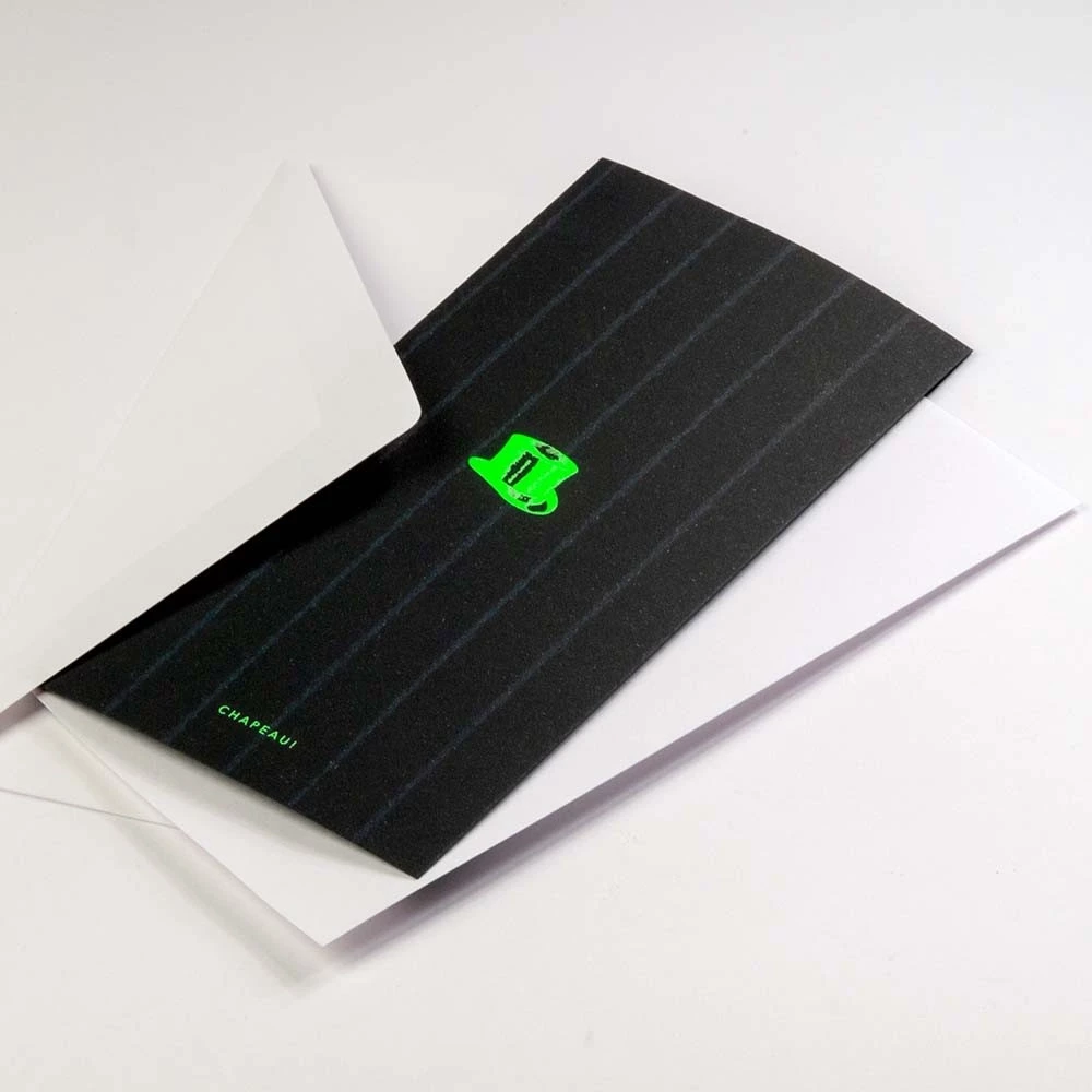 Grußkarte Chapeau auf Nadelstreifen