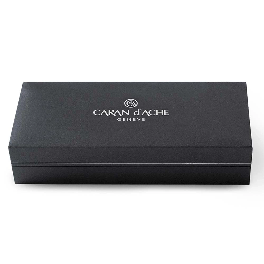 Caran d'Ache Füllfederhalter Léman Ebony Schwarz F