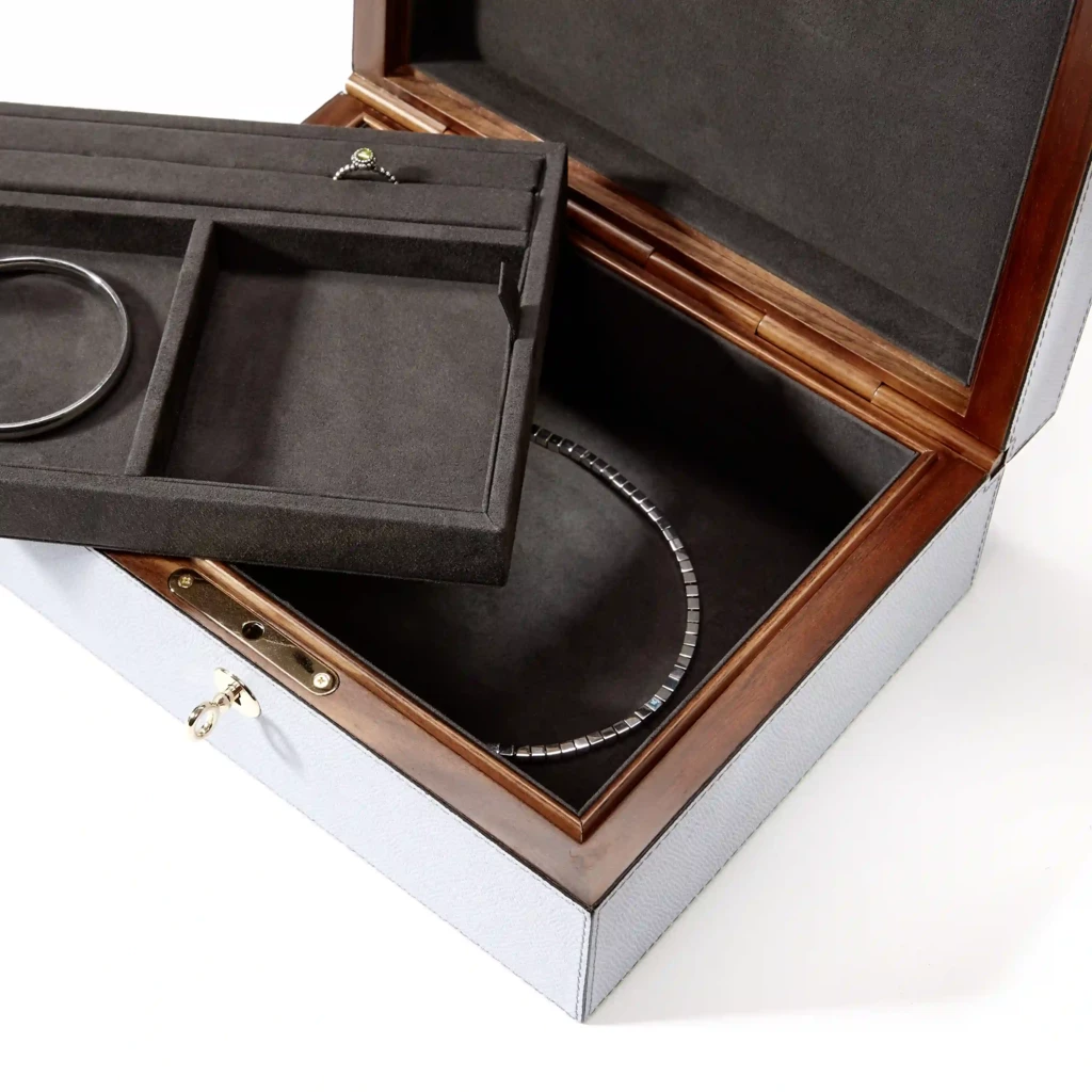Schmuckbox Walnussholz Leder Flieder