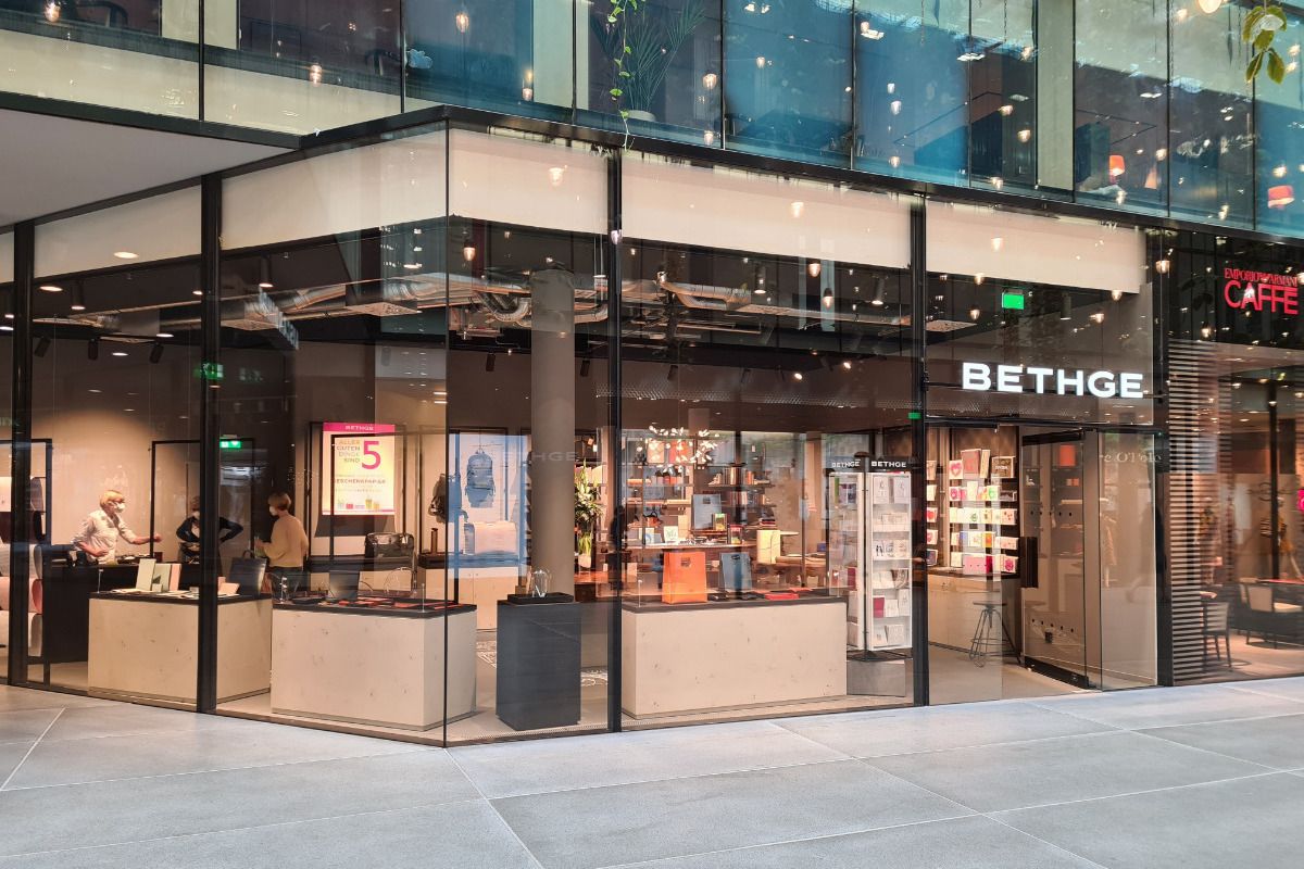 Blick auf die Bethge Boutique in München
