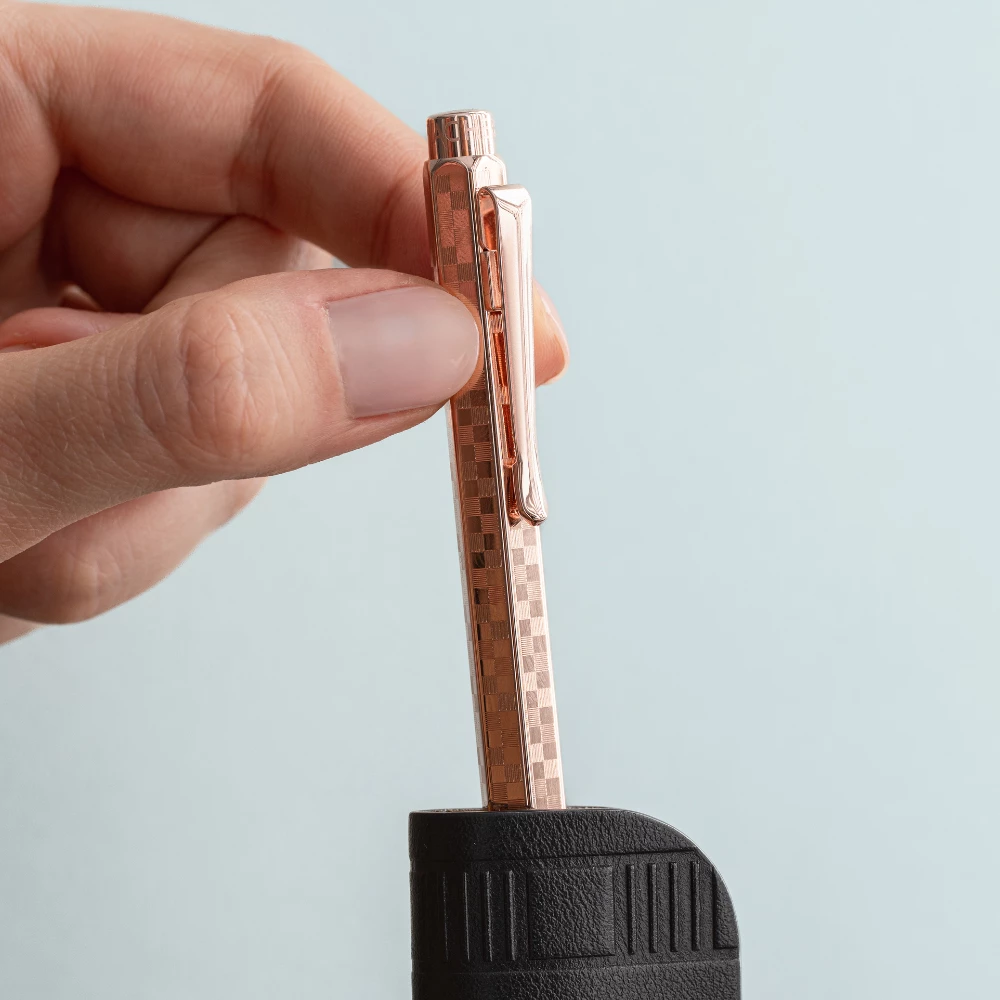 Caran d'Ache Ecridor Damier Set Kugelschreiber Etui Rosé