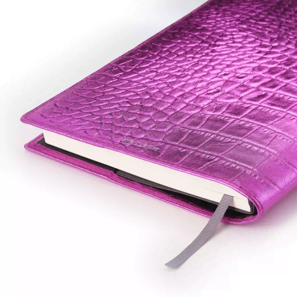leder_buchhuelle_fuer_din_a5_buch_wild_pink_3 Buchhülle A5 Wild Leder Pink