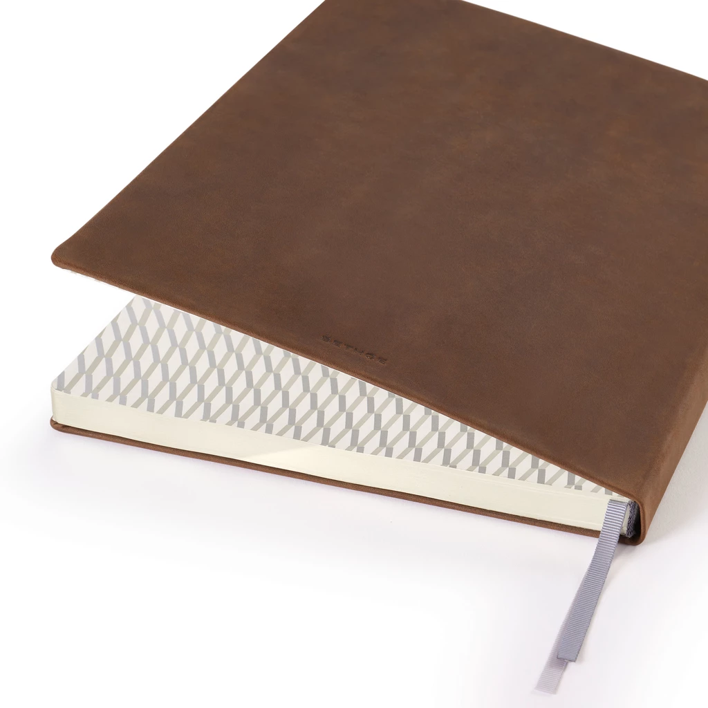 Notizbuch A4 Blanko Leder Tabak